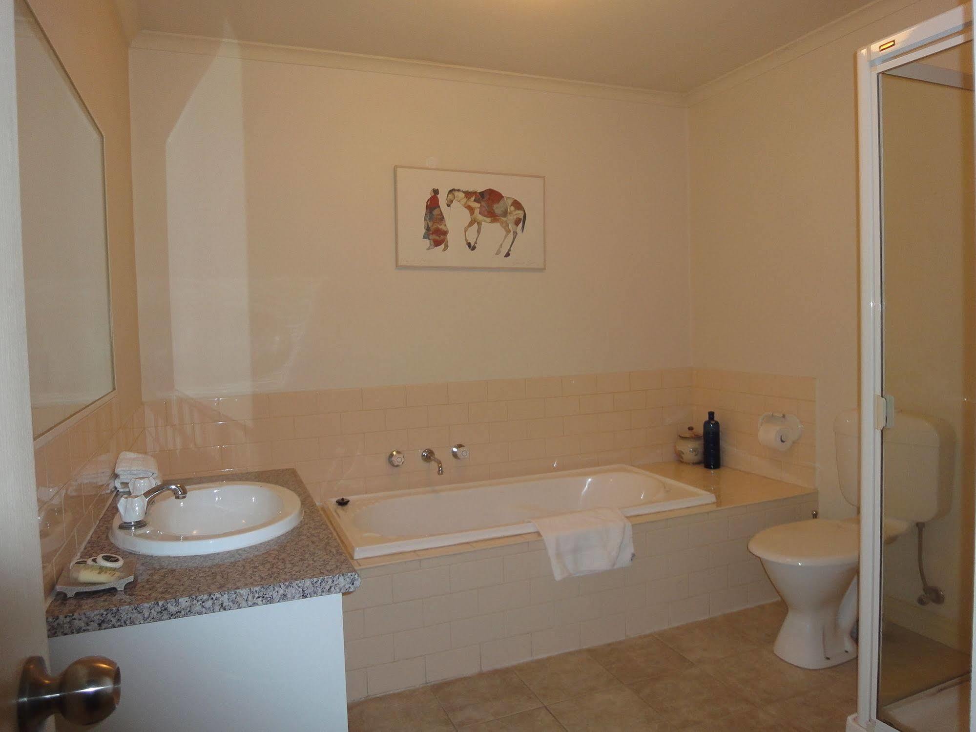Moonee Valley Views Apart otel Melbourne Dış mekan fotoğraf