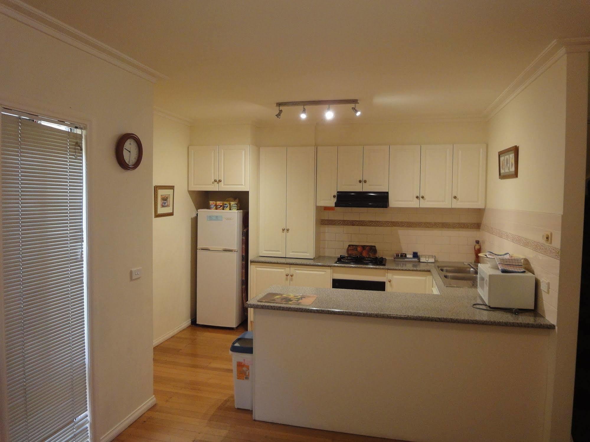 Moonee Valley Views Apart otel Melbourne Dış mekan fotoğraf